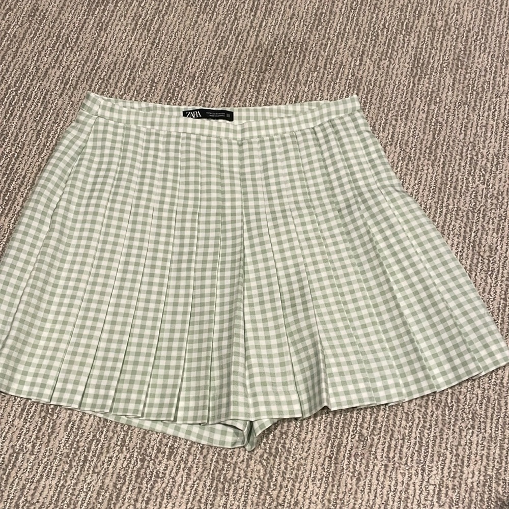 EUC Zara gingham skort